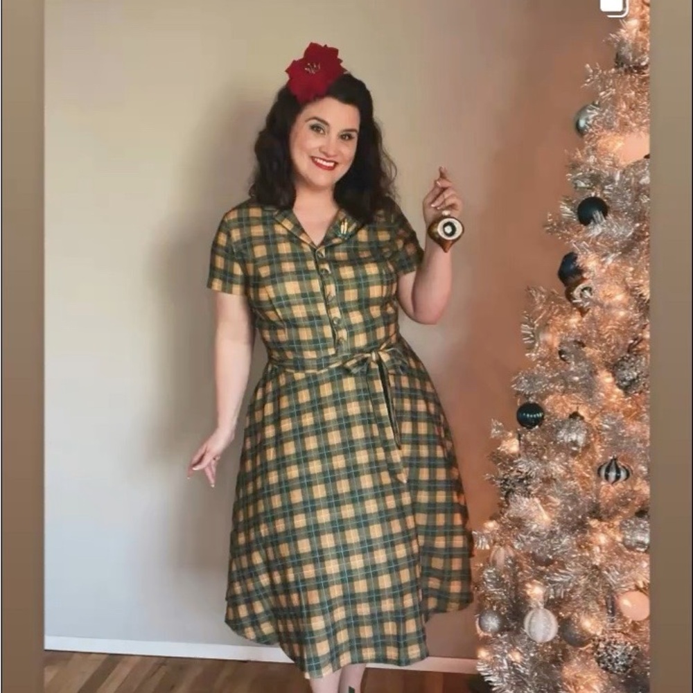 🍬 Sweet & Chic – Green & Gold Plaid Retro Swing Dress! 🍬